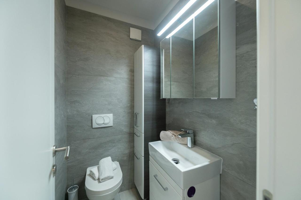 Luxury Apartment Purple Summer Sea View Макарска Экстерьер фото
